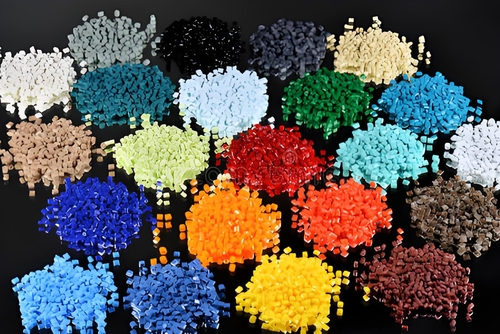 Latest company news about PCR breakthrough of Chinese plastic brands: technological revolution and green certification under policy enforcement